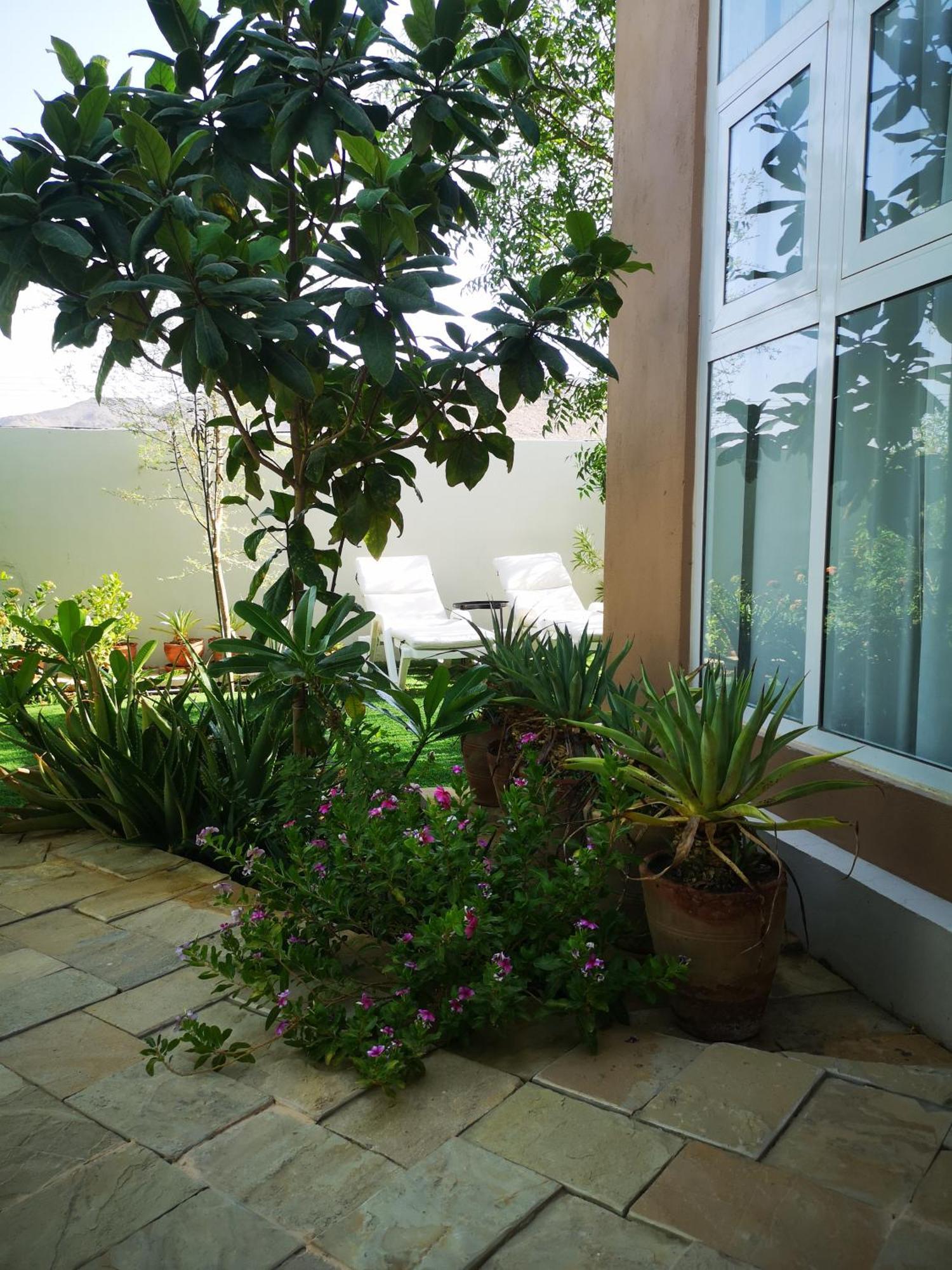 Little Garden Private Pool Chalet